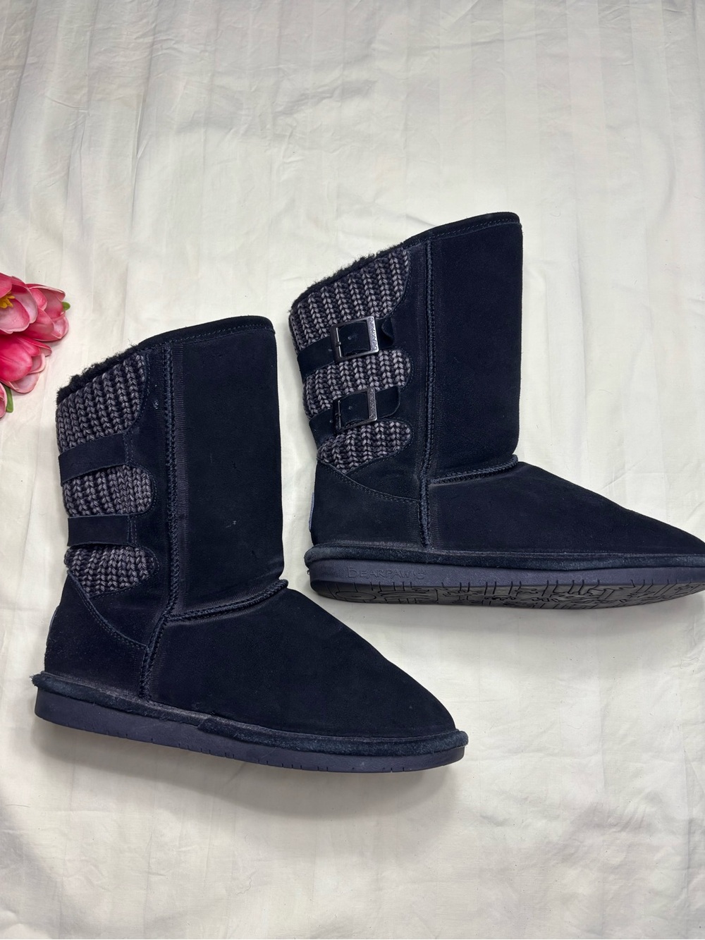 Bearpaw Boshie Women's Size 9
Black Suede Knit Back Buckle
Winter Boots